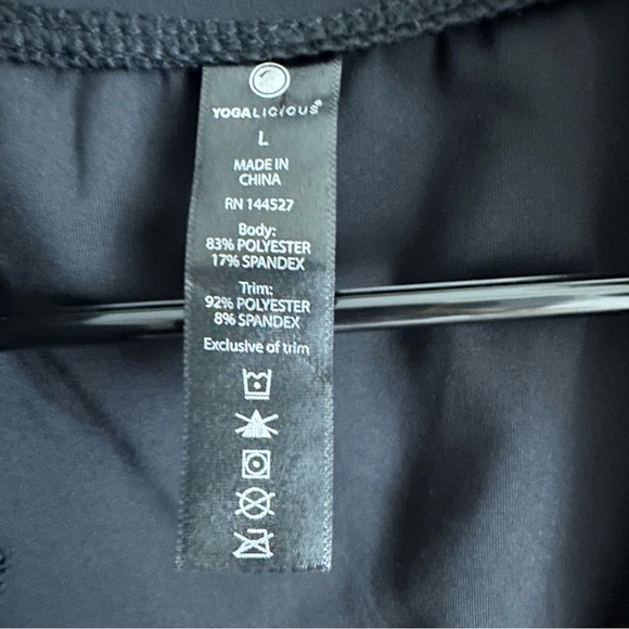 NWT Yogalicious Women’s Full Zip Stretch Thumbholes Black Athletic Jacket Size L - Picture 6 of 9